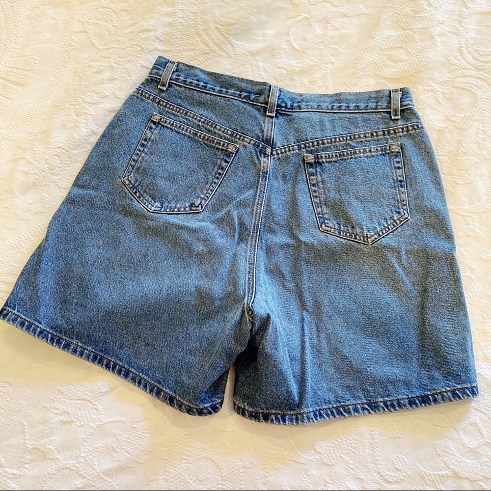 Vintage | 90’s High Waisted Mom Jean Shorts